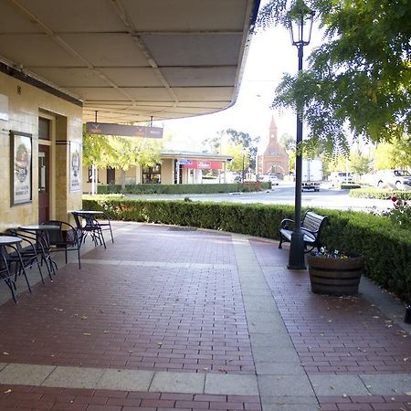 Court House Hotel Boorowa Dış mekan fotoğraf