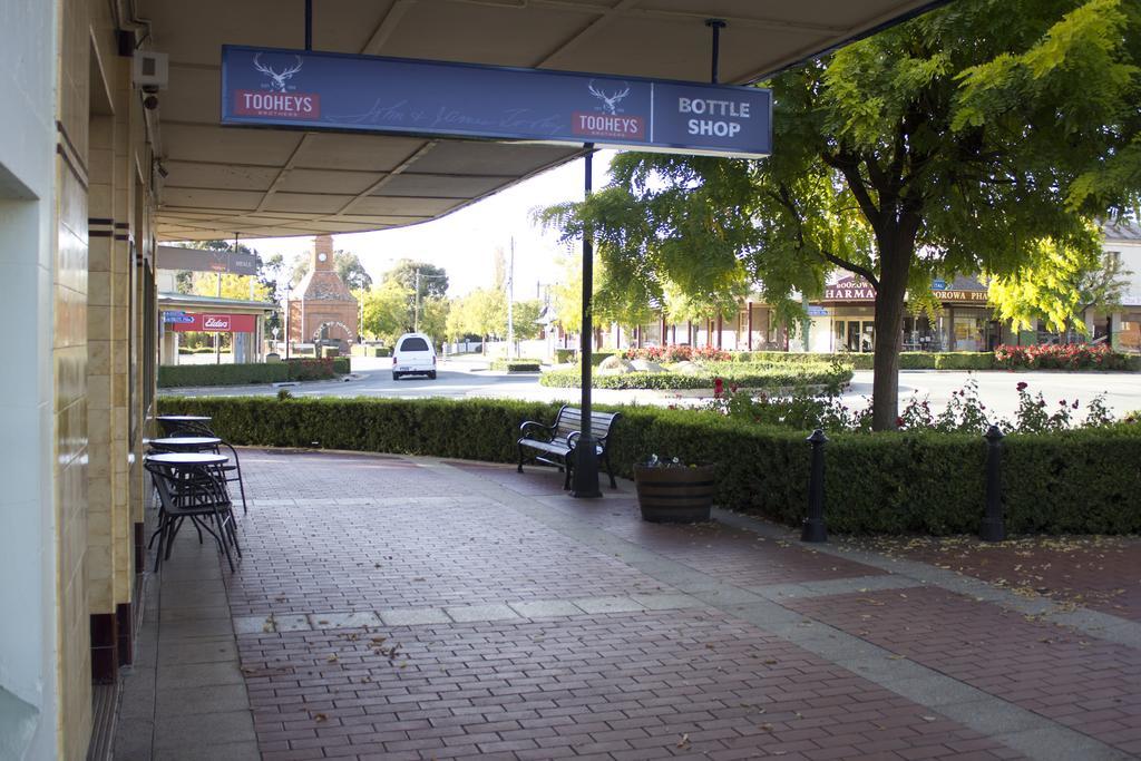 Court House Hotel Boorowa Dış mekan fotoğraf