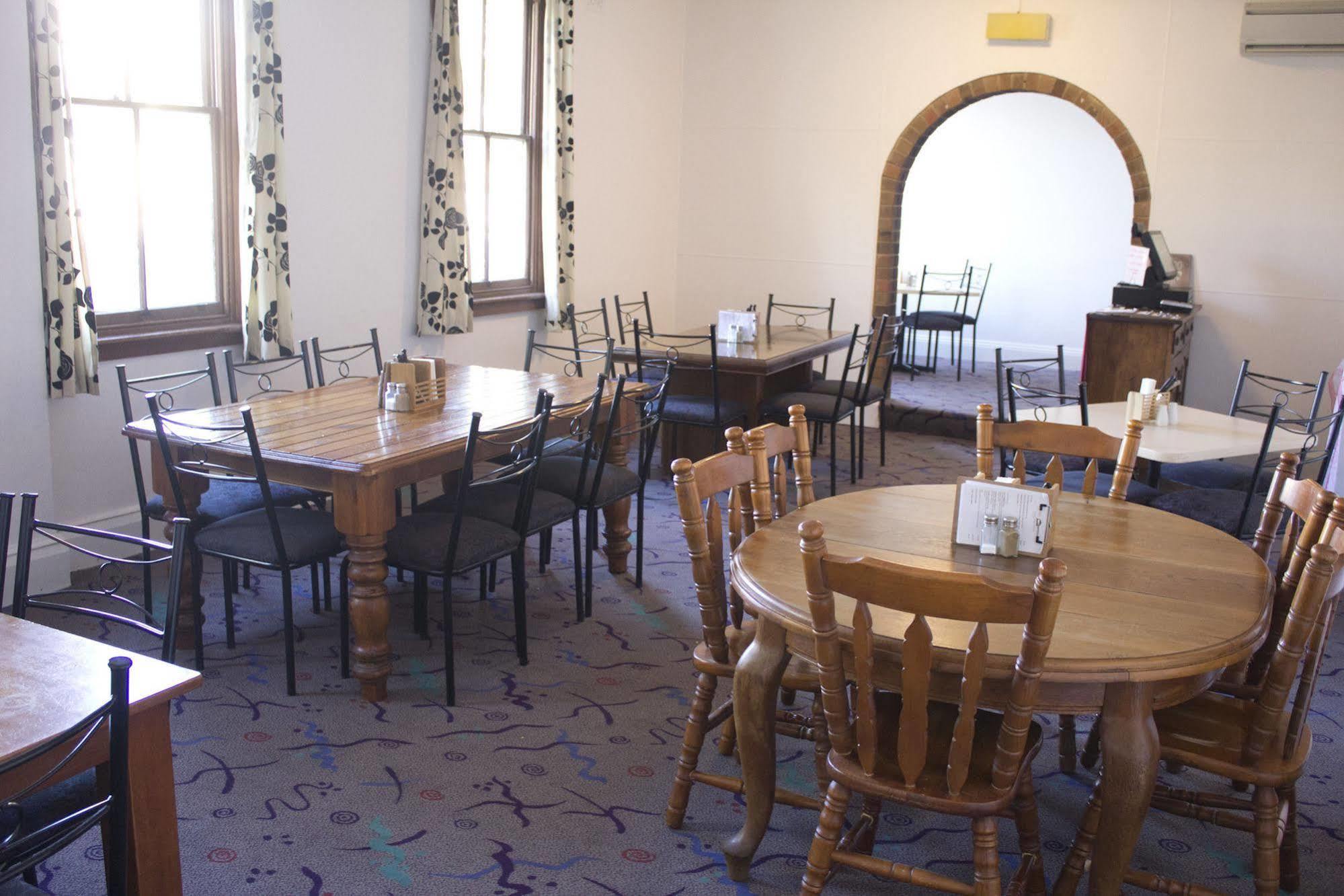 Court House Hotel Boorowa Dış mekan fotoğraf