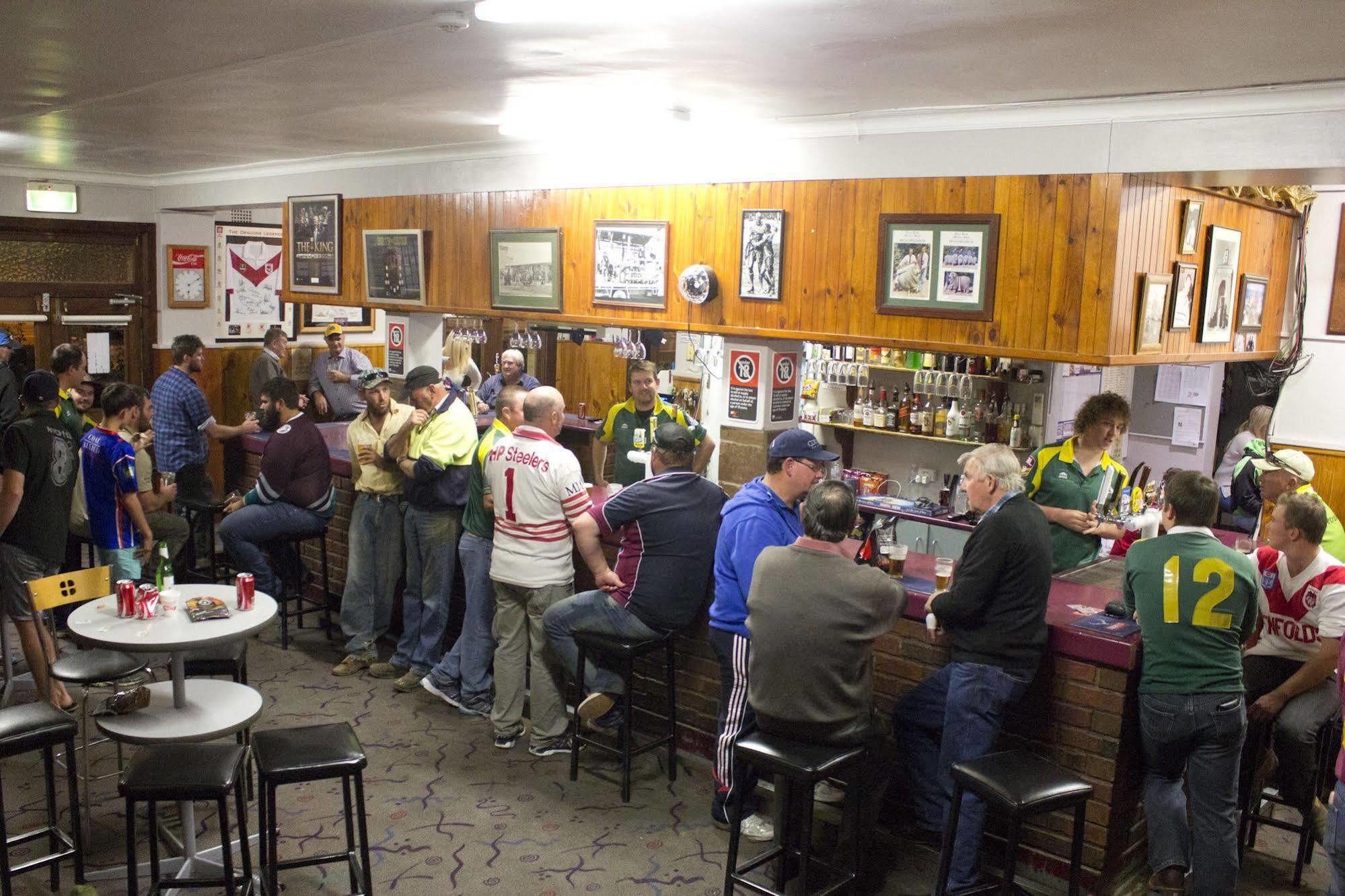 Court House Hotel Boorowa Dış mekan fotoğraf